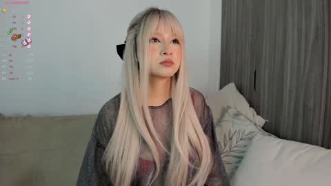 Sara  new account  give me thomb up  Follow me   help me reach 15k followers again   online show from January 25, 10:50 pm