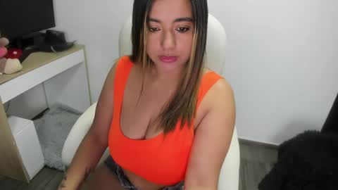 sarah  LIZCANO....... online show from February 16, 10:43 am