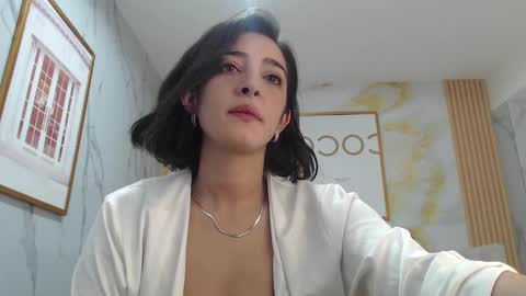 Sara  online show from September 22, 1:42 pm