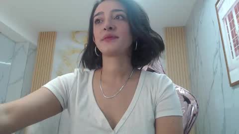 Sara  online show from September 11, 1:55 pm