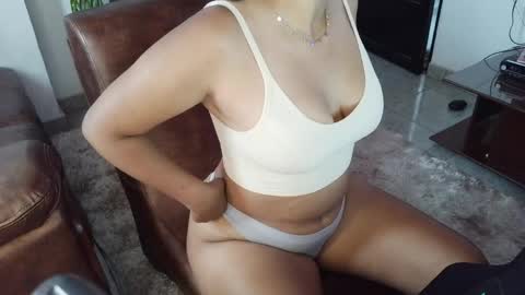 SARA MIK666 online show from April 8, 6:10 pm