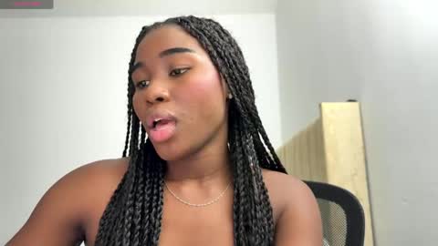 Sara online show from April 6, 8:32 pm