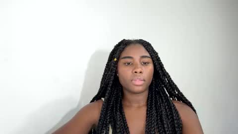 Snapshot of sara_muscle chatting on October 15, 5:10 am Sara online show from October 15, 5:10 am