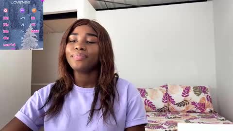 Snapshot of sara_muscle chatting on December 6, 10:07 pm Sara online show from December 6, 10:07 pm