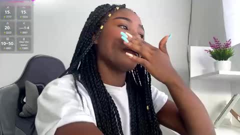Snapshot of sara_muscle chatting on December 14, 9:35 pm Sara online show from December 14, 9:35 pm