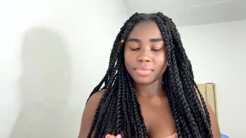 Snapshot of sara_muscle chatting on October 17, 5:21 am Sara online show from October 17, 5:21 am