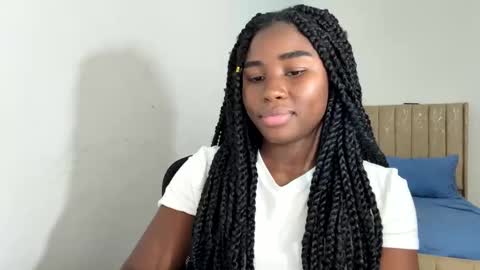 Snapshot of sara_muscle chatting on October 16, 5:21 am Sara online show from October 16, 5:21 am