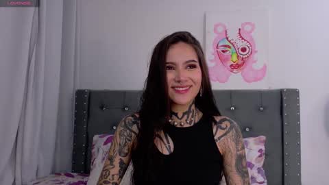 Snapshot of sara_queen9 chatting on October 10, 1:54 am Sara online show from October 10, 1:54 am