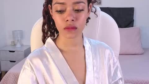 sara  online show from October 24, 5:42 pm