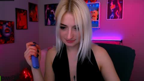 Sara online show from March 29, 7:24 pm