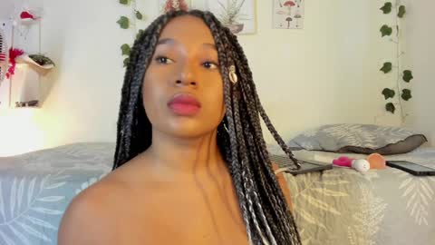Snapshot of sara_sophiee chatting on January 19, 12:39 pm sara sofia online show from January 19, 12:39 pm
