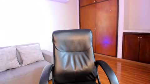 Sara  Everyday From 1430 to 2130 Col Time online show from January 7, 7:28 pm