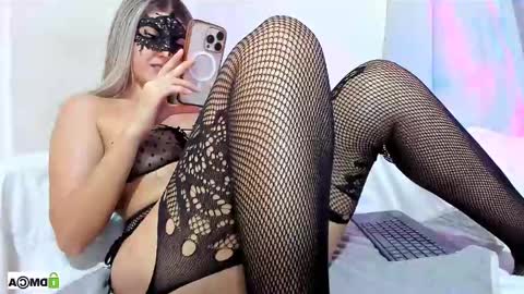 saraduque5 online show from April 19, 6:10 pm