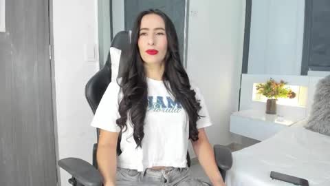 Snapshot of saragomez_1 chatting on October 5, 12:43 pm Sara Gomez online show from October 5, 12:43 pm