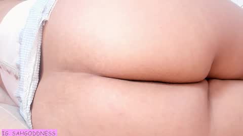 Snapshot of sarah___lynn chatting on September 13, 6:43 am sarah IINDEPENDENT MODEL online show from September 13, 6:43 am