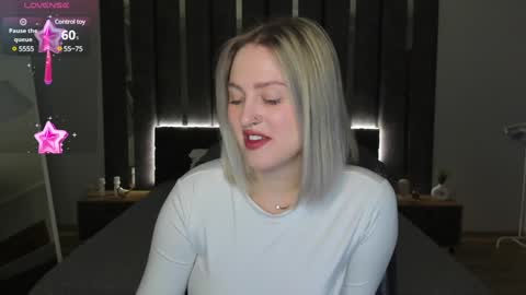 Sarah online show from February 4, 1:12 am