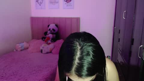Snapshot of sarah_stone15 chatting on February 13, 9:50 pm Sarah online show from February 13, 9:50 pm