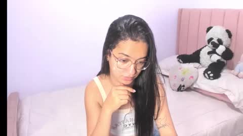 Snapshot of sarah_stone15 chatting on October 22, 12:37 am Sarah online show from October 22, 12:37 am