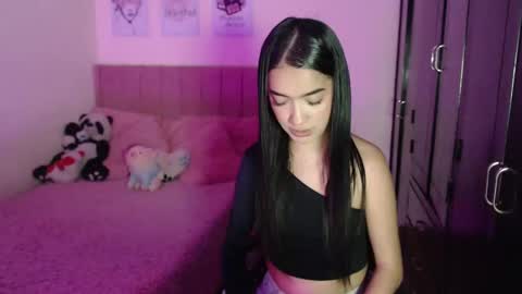 Snapshot of sarah_stone15 chatting on February 17, 8:06 pm Sarah online show from February 17, 8:06 pm