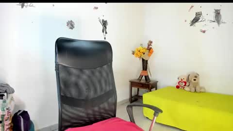 Sarah online show from October 25, 8:15 pm