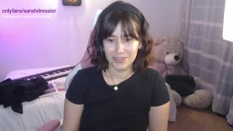 Snapshot of sarahdressler chatting on March 6, 2:41 am sarahdressler online show from March 6, 2:41 am