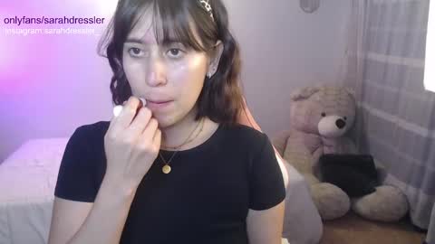 Snapshot of sarahdressler chatting on February 18, 2:59 am sarahdressler online show from February 18, 2:59 am