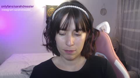 Snapshot of sarahdressler chatting on February 8, 1:43 am sarahdressler online show from February 8, 1:43 am