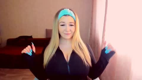 Snapshot of sarahmils chatting on February 21, 11:44 am Sarah online show from February 21, 11:44 am