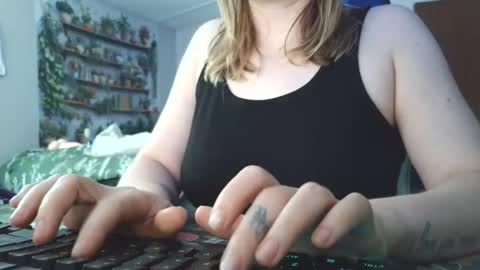 Sarah online show from May 30, 10:38 pm