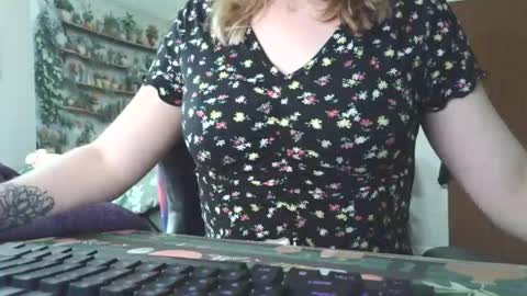 Sarah online show from May 27, 8:50 pm