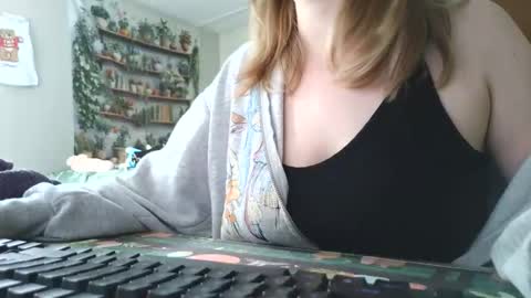 Sarah online show from May 28, 8:51 pm