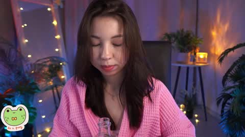 Snapshot of sarahson chatting on February 8, 5:29 am Schnappi online show from February 8, 5:29 am