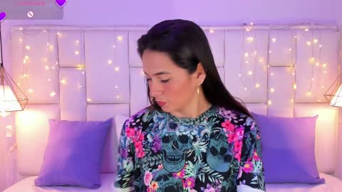 Snapshot of sarahsophia_ chatting on January 28, 11:28 am SARAH online show from January 28, 11:28 am