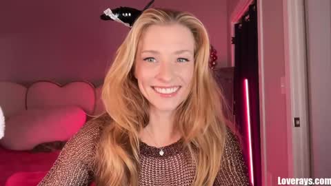 saraloverays online show from October 29, 3:22 am