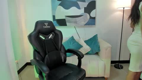 I am Sara  online show from November 27, 8:23 pm