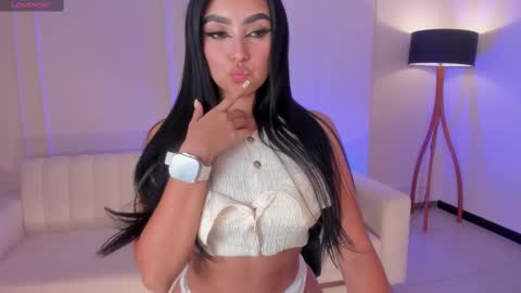 Snapshot of sarawinstone_ chatting on March 5, 8:33 pm Sara Winstone online show from March 5, 8:33 pm