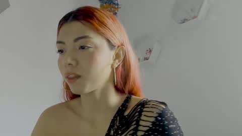 Saray  online show from December 1, 7:49 pm