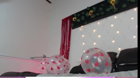 saray__jones online show from February 15, 2:11 pm