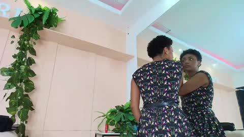 Snapshot of saray_mardez chatting on February 3, 12:47 pm Saray Mardez online show from February 3, 12:47 pm