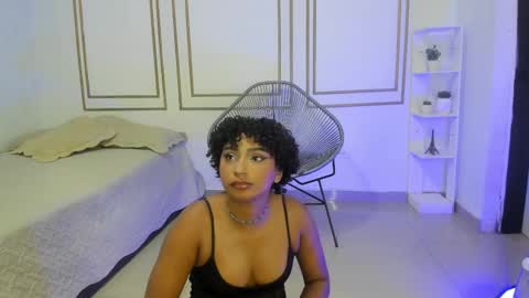 Snapshot of saray_mardez chatting on September 28, 1:05 pm Saray Mardez online show from September 28, 1:05 pm