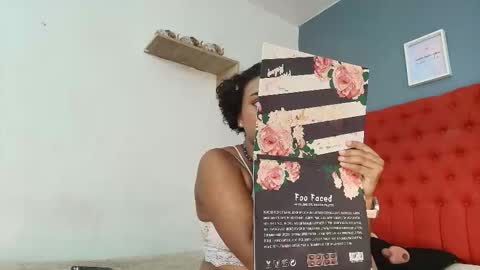 Snapshot of saray_mardez chatting on September 15, 12:24 pm Saray Mardez online show from September 15, 12:24 pm