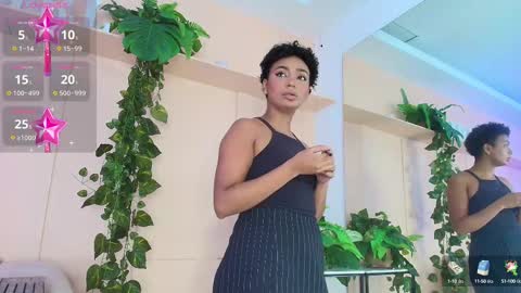 Snapshot of saray_mardez chatting on February 17, 12:27 pm Saray Mardez online show from February 17, 12:27 pm