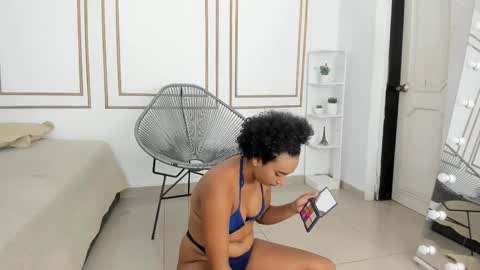Snapshot of saray_mardez chatting on September 24, 12:15 pm Saray Mardez online show from September 24, 12:15 pm