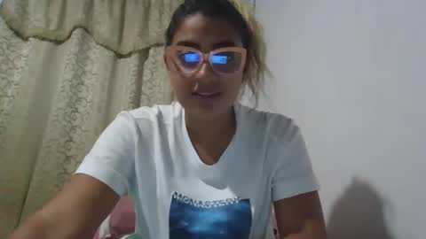 Snapshot of sarissmunera chatting on February 23, 12:58 am sarissmunera online show from February 23, 12:58 am