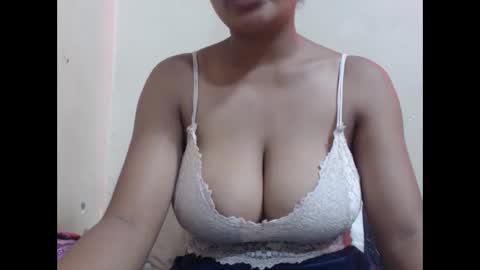 Snapshot of saronette chatting on February 26, 6:40 am saronette online show from February 26, 6:40 am