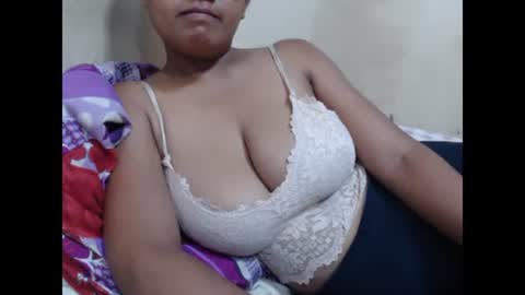 Snapshot of saronette chatting on January 14, 7:17 am saronette online show from January 14, 7:17 am