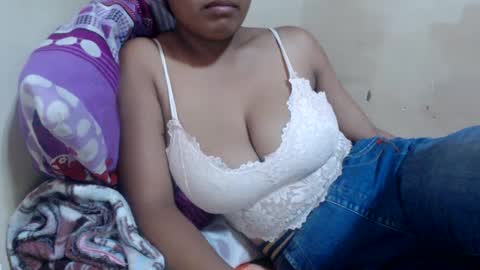 Snapshot of saronette chatting on December 27, 7:51 am saronette online show from December 27, 7:51 am