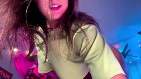 Alexandra Sasha in short online show from December 18, 6:40 am