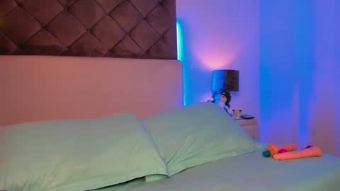 selene  online show from January 7, 8:10 pm