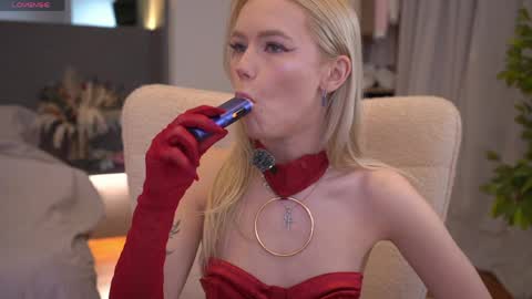 sashalore online show from April 11, 2:39 am